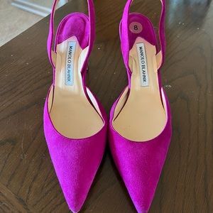 Manolo Blahnik Carolyne mid heels- GORGEOUS COLOR!